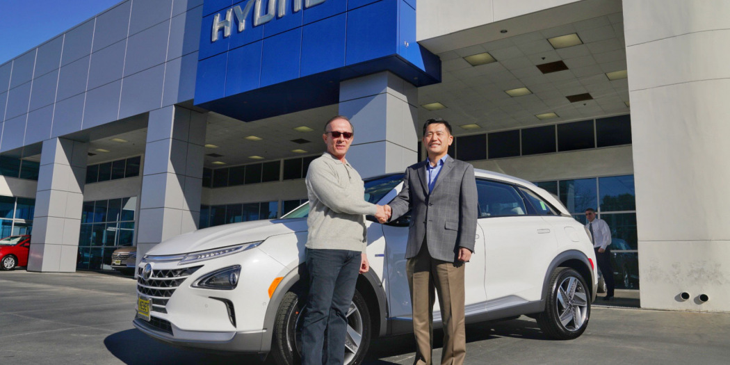 现代汽车：在美交付首辆Nexo燃料电池汽车