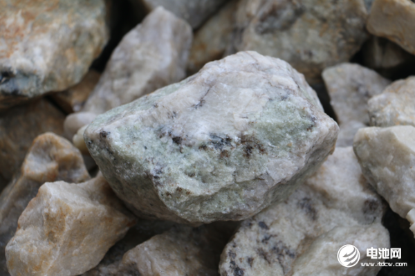 国内钴价跌势加剧 碳酸锂市场现两极分化