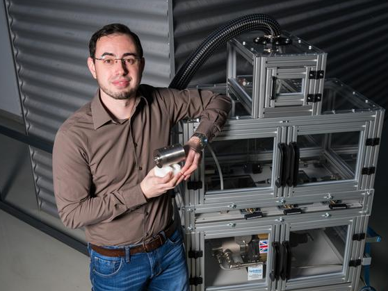 新型传感器系统可探测加氢站氢气质量 确保燃料电池车用上高纯度氢