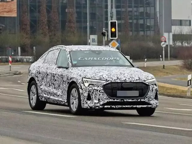 纯电跨界SUV  奥迪e-tron Sportback假想图