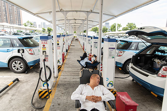 想称霸电动汽车行业？先得跨过中国这道坎