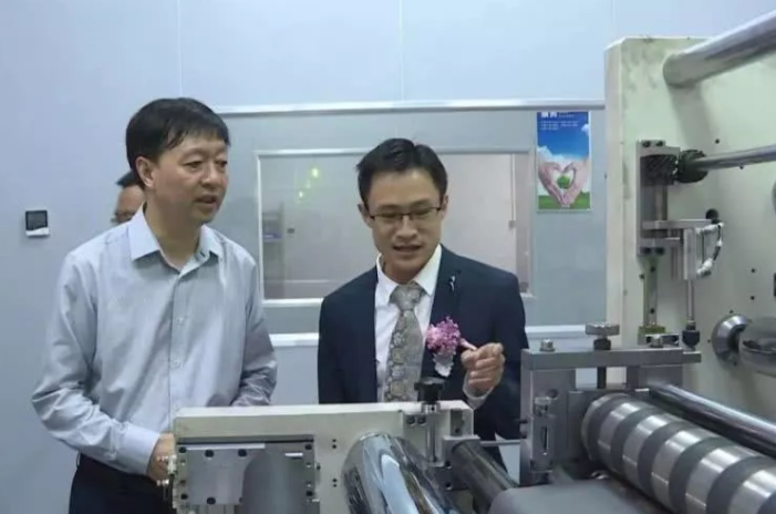 天力源新能源日产50万支锂离子电池生产项目投产  图片来源：忠县广播电视台