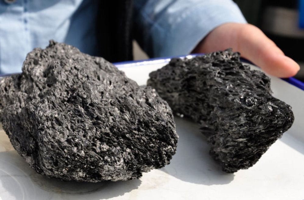 针状焦 图片来源:百度百科 针状焦 图片来源:百度百科