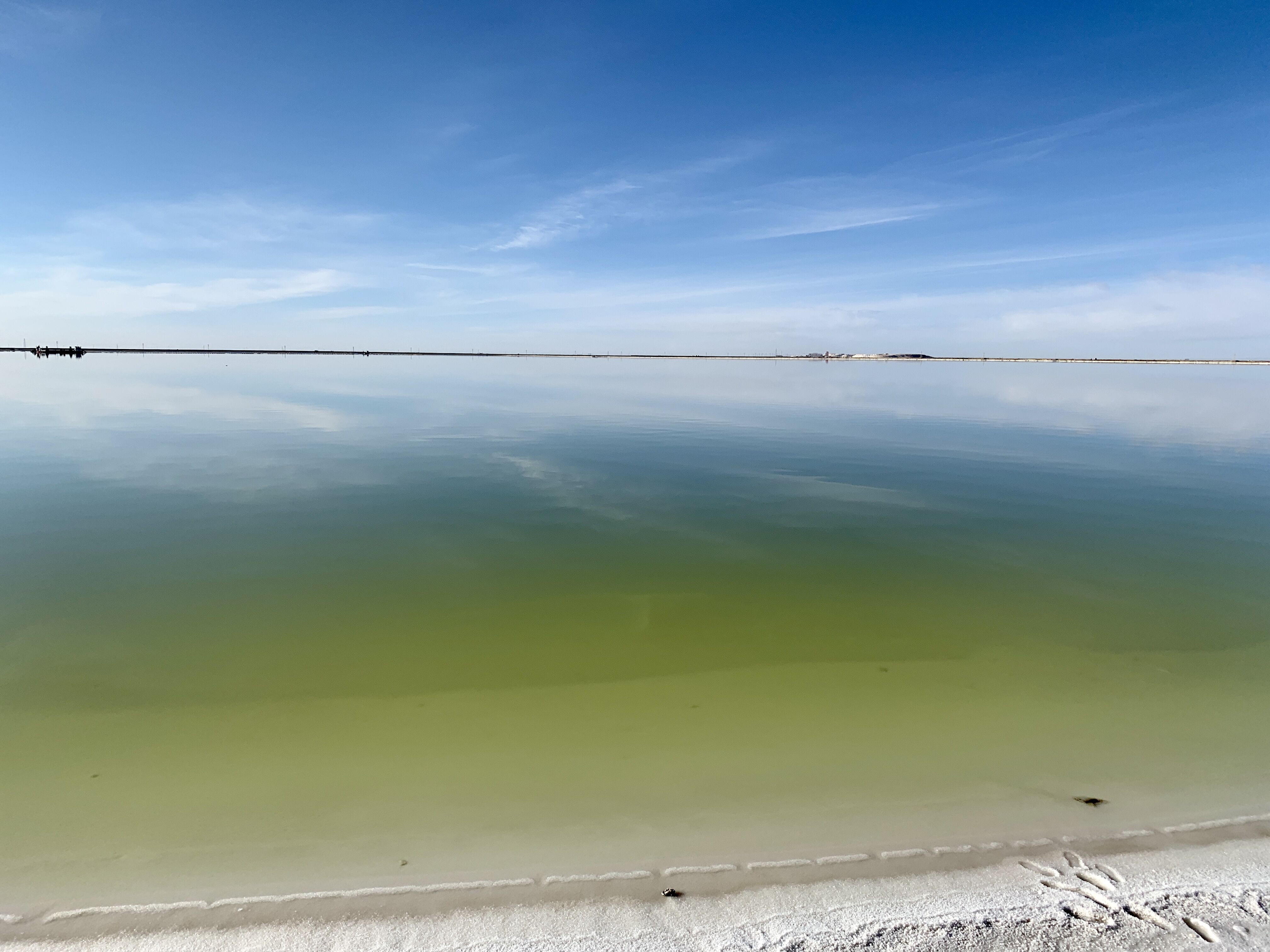 青海察尔汗盐湖 