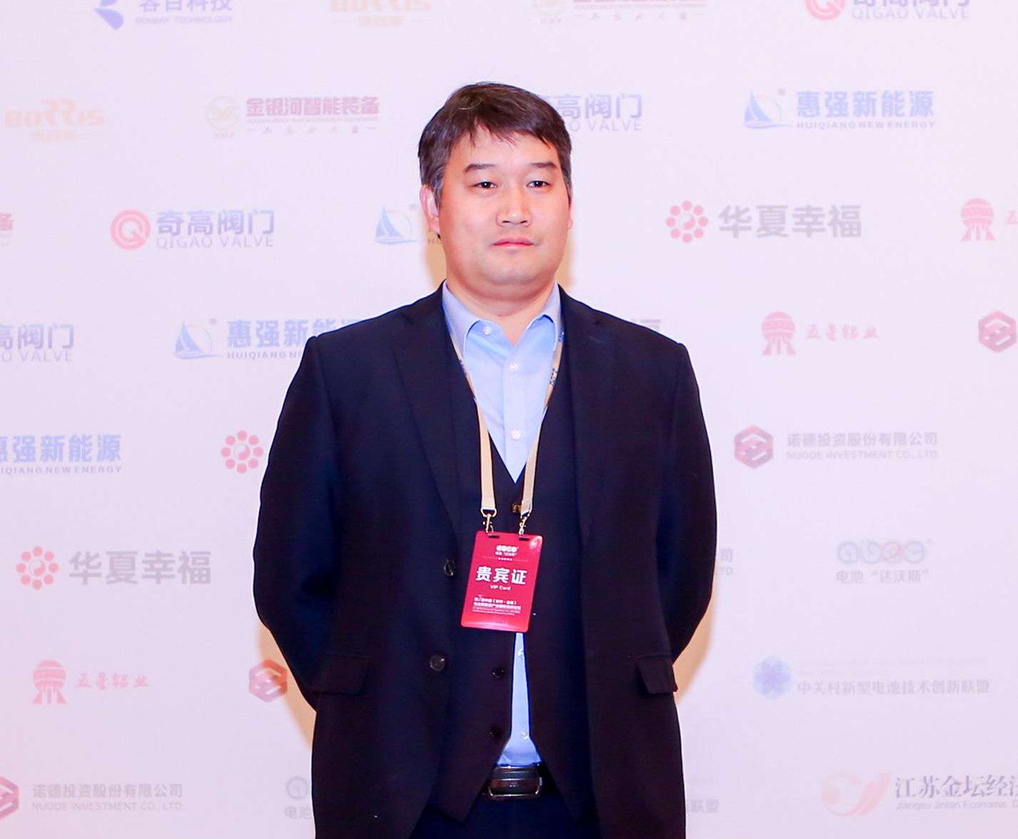 博睿斯重工股份有限公司执行董事黄腾 博睿斯重工股份有限公司执行董事黄腾