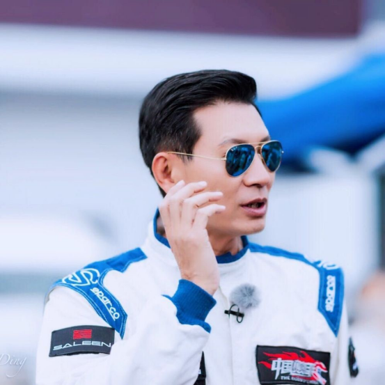 王晓麟曾发微博回应举报，却遭网友评论嘲讽