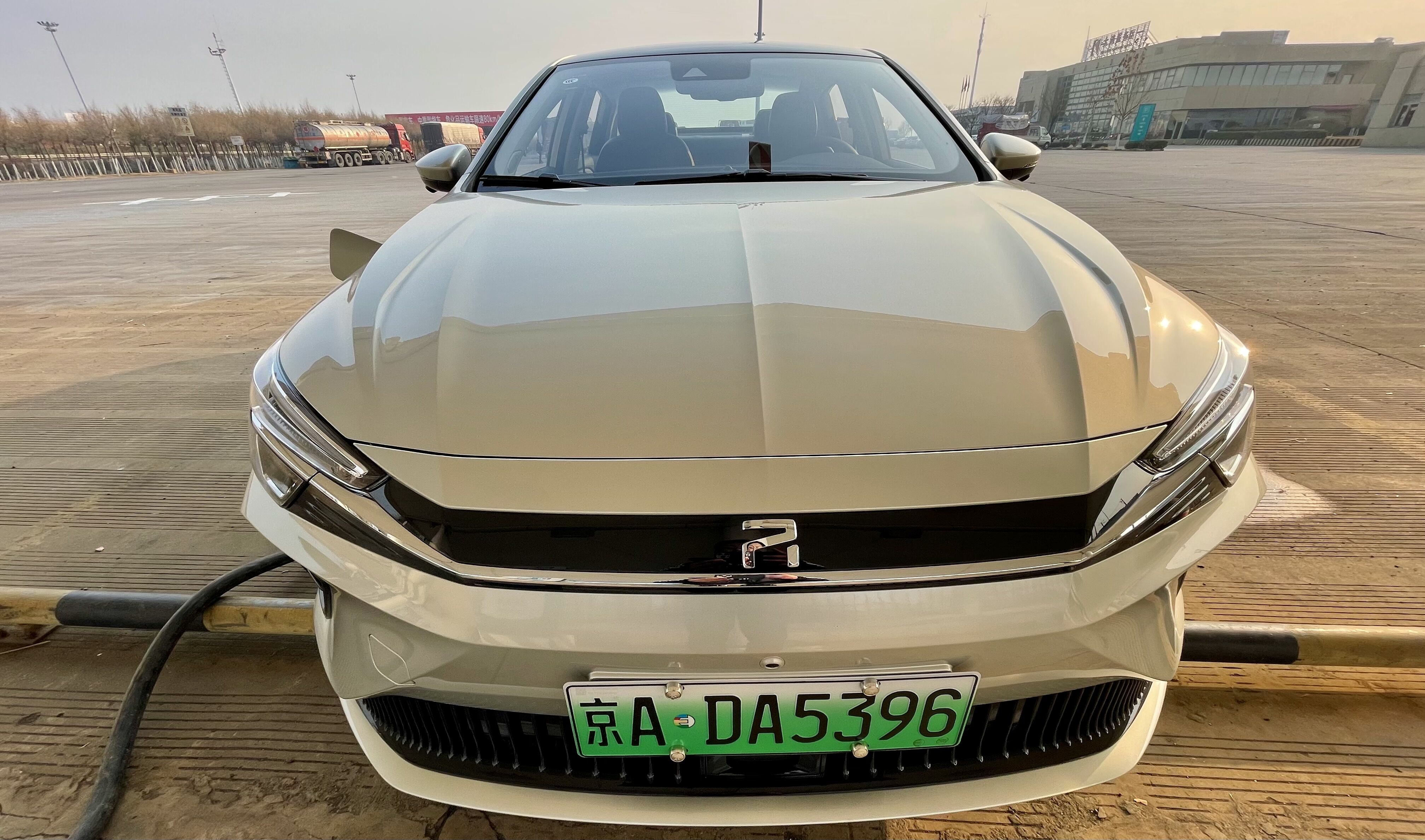 荣威R纯电动车ER6 