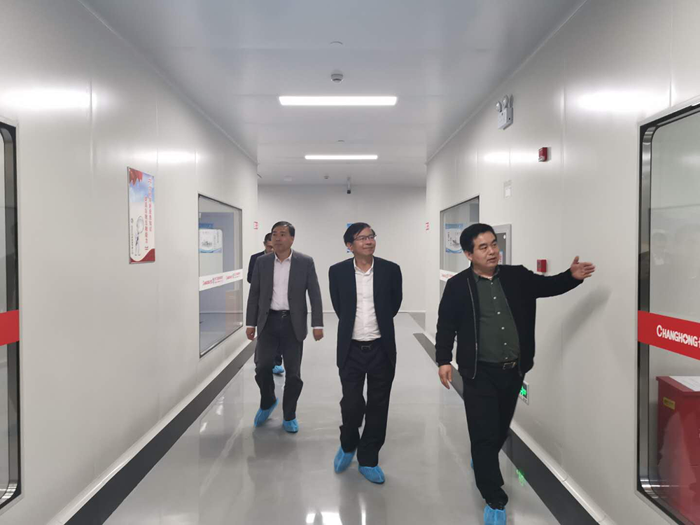 四川长虹电子控股集团有限公司董事长、总经理、党委书记赵勇视察长虹三杰