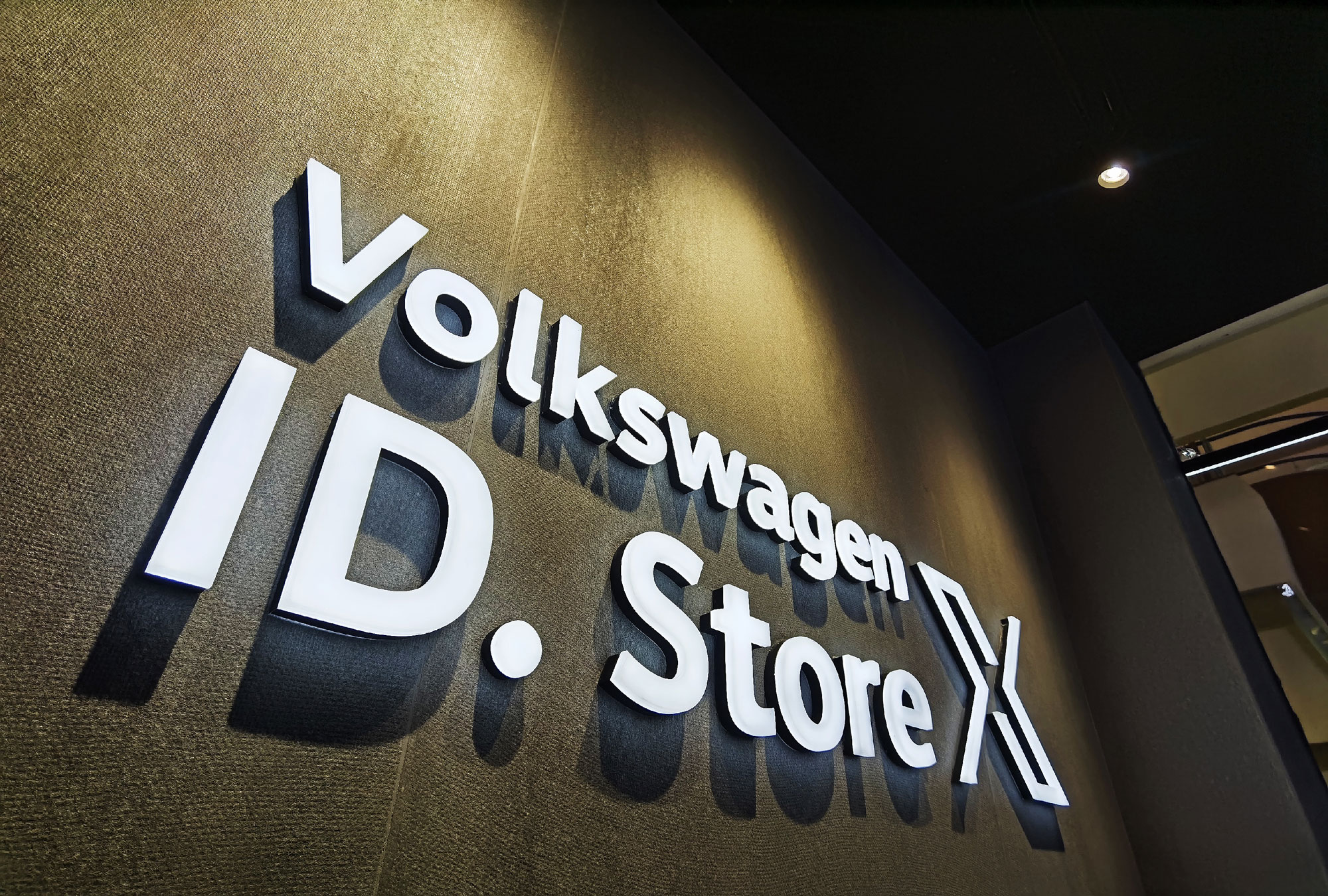 上汽大众首款MEB中型纯电SUV ID.4 X预售  刘亦菲代言