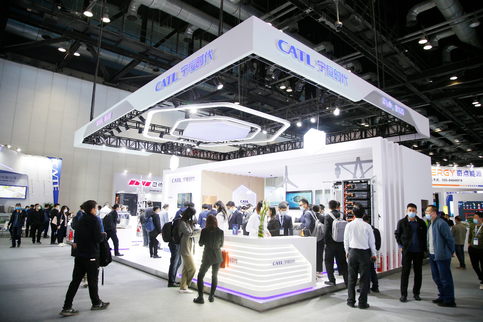 宁德时代展位