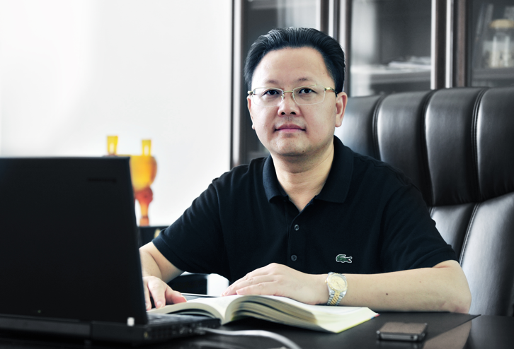 第9届（2019年）中国电池行业年度人物：李良彬