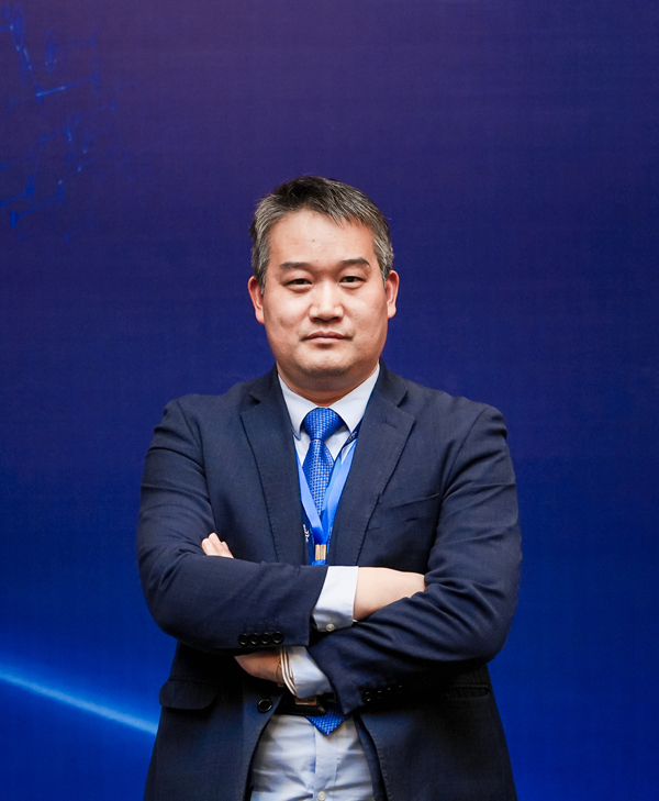 博睿斯重工股份有限公司 执行董事/总经理 黄腾