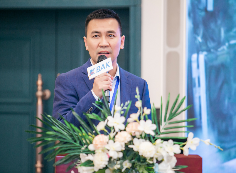 深圳市比克动力电池有限公司 副总裁 滕鑫