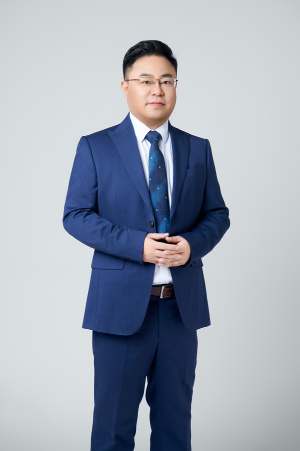 天津金牛电源材料有限责任公司董事长刘钧