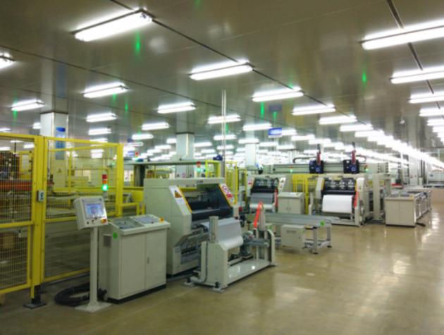 ▲ 湖南红太阳新能源科技有限公司的200兆瓦高效光伏组件智能制造示范线。（图片来源：湖南工业和信息化厅）