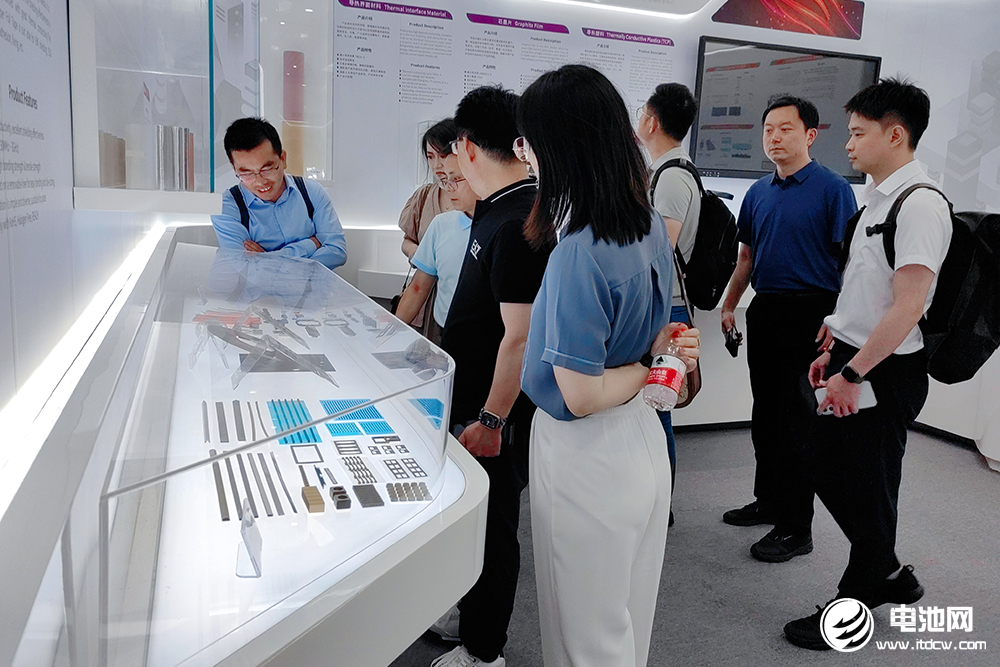 中国电池新能源产业链调研团一行到访飞荣达