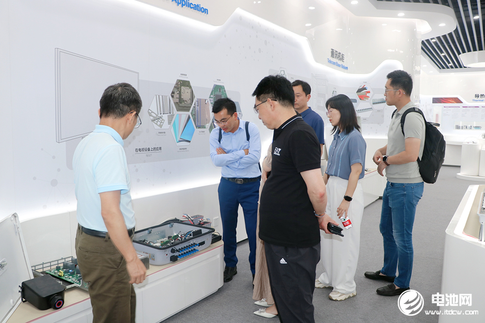 中国电池新能源产业链调研团一行到访飞荣达