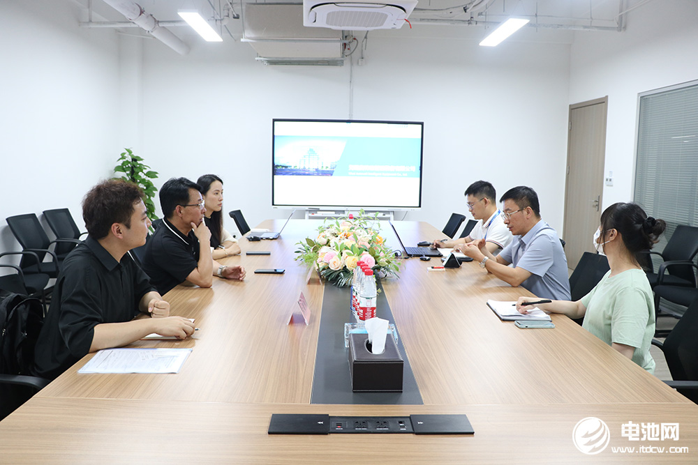 中关村新型电池技术创新联盟秘书长于清教一行参观考察奥特维智能装备