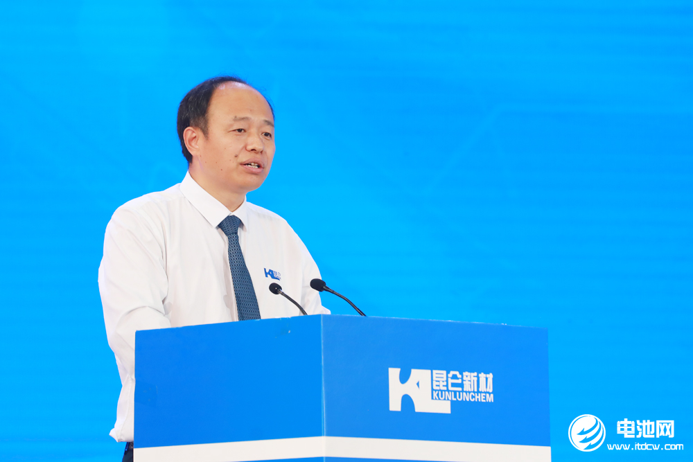 昆仑新材董事长郭营军