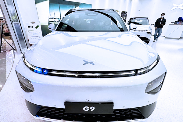 奔跑新赛道 能源换“新” 弯道超“车”