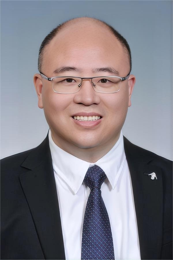 上海东渐数能技术集团有限公司董事长曹栋强