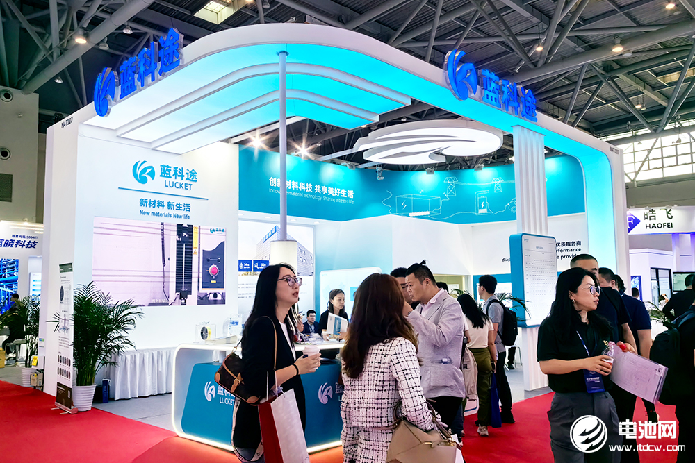 国产化设备助推隔膜产业升级 蓝科途技术革新破新局