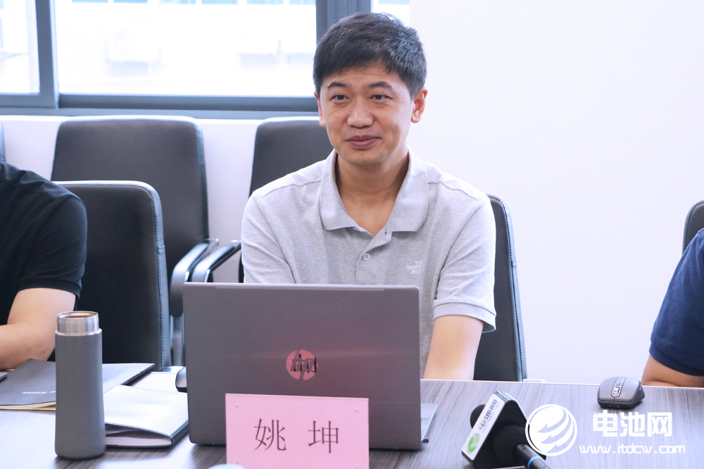 中国电池新能源产业链调研团一行参观考察碳语新材       