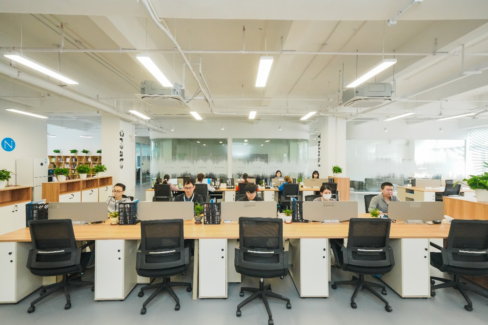 中国电池新能源产业链调研团一行参观考察碳语新材