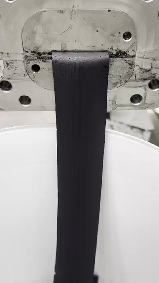 80%固含量LFP正极连续成膜