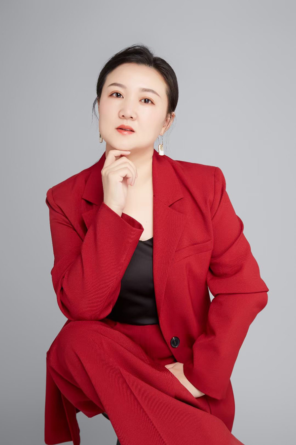 广东奥普特科技股份有限公司 副总裁 范西西