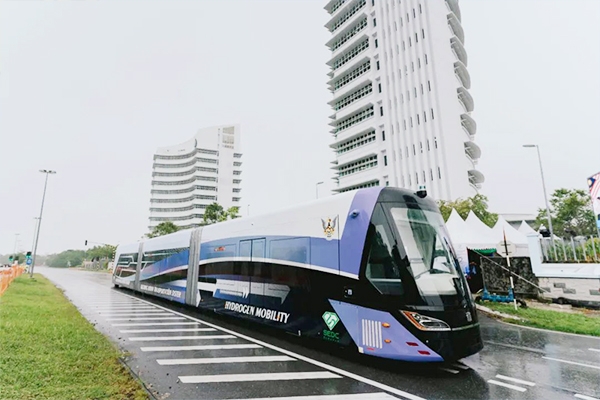 中车自主研发！全球首列氢能源智轨电车在马来西亚正式试跑