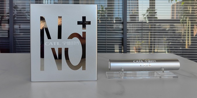 2035年钠电池市场规模或达142亿美元！价格或比磷酸铁锂电池低24%