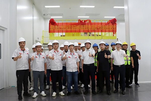 国内首台！清研纳科高速宽幅固态干法电极设备完成交付