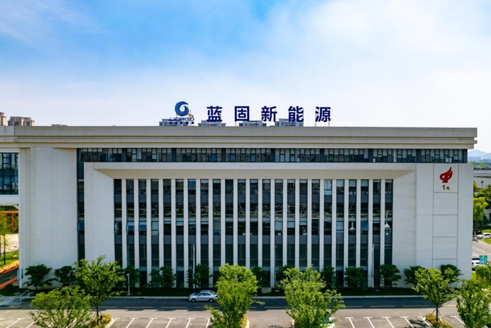 蓝固新能源超两亿B轮融资落地 万吨级氧化物固态电解质明年投产