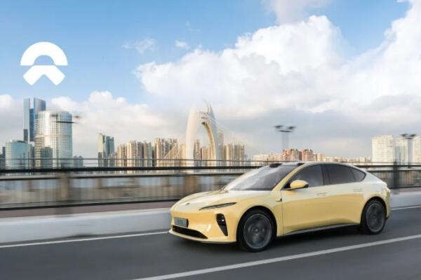 蔚来与理想2022年财报出炉：现金储备分别为455亿和584.5亿