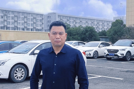 百瑞空气马关松：祝大家新年家庭康泰，万事如意！