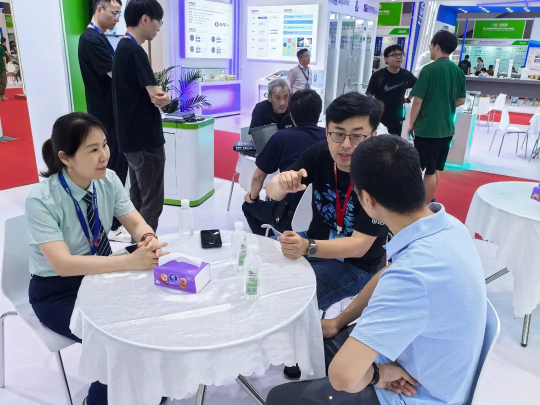 航盛锂能亮相CIBF 2025