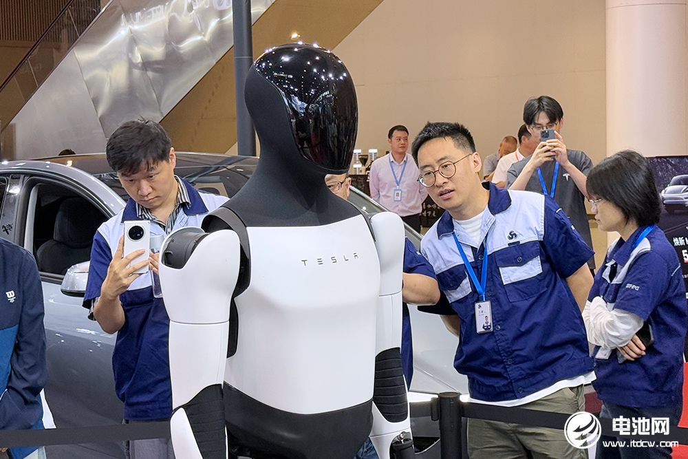 特斯拉人形机器人