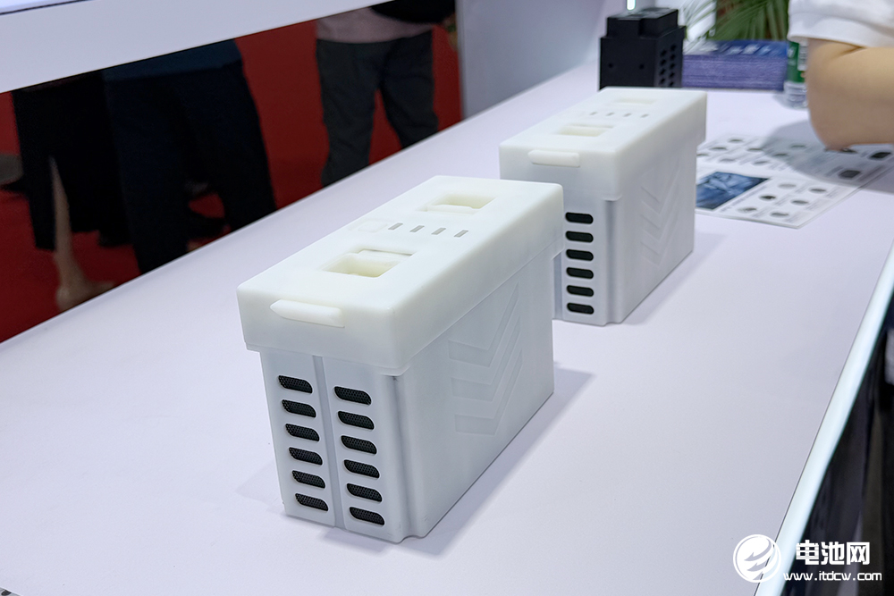 人形机器人电池组