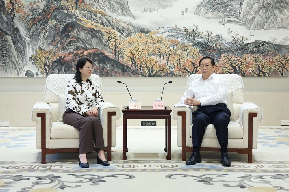 中创新航董事长刘静瑜拜访湖北省委书记、省人大常委会主任王忠林 图源：中创新航