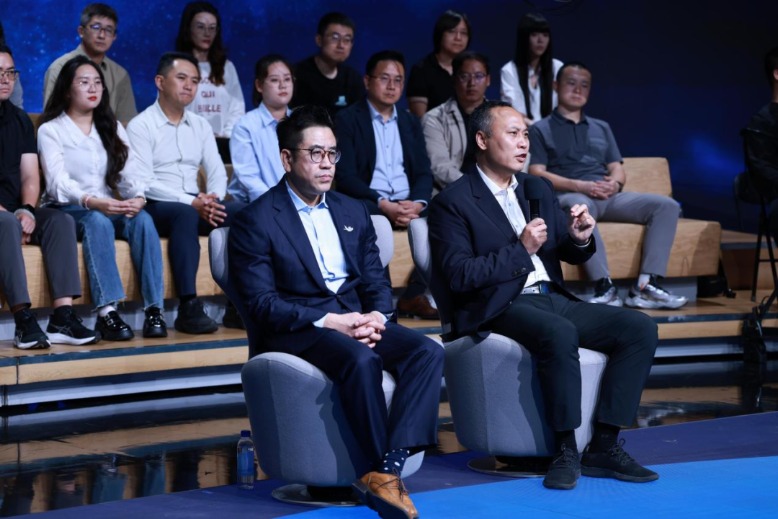 历史级时刻!万亿级大产业,引爆全球 历史级时刻!万亿级大产业,引爆全球