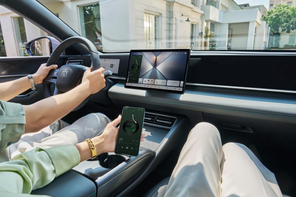 限时超级置换补贴价9.28万起 2026款秦L DM-i上市