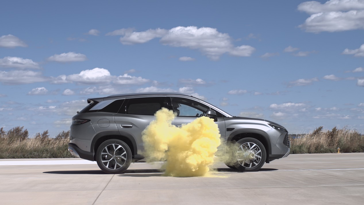 9.98万起,2026款宋L DM-i上市,纯电续航200km,标配云辇C! 9.98万起,2026款宋L DM-i上市,纯电续航200km,标配云辇C!