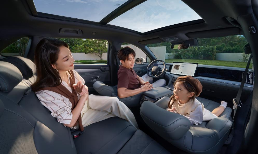 9.98万起,2026款宋L DM-i上市,纯电续航200km,标配云辇C! 9.98万起,2026款宋L DM-i上市,纯电续航200km,标配云辇C!