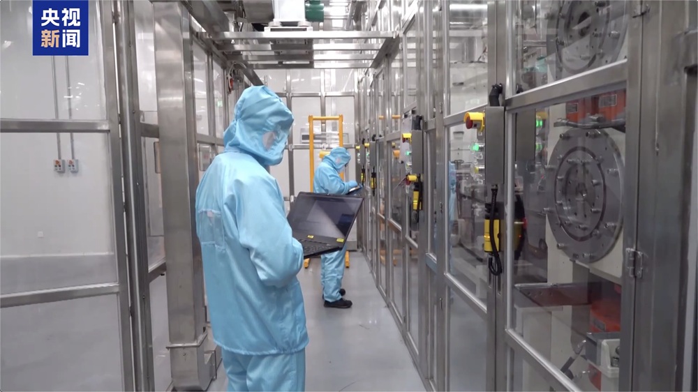 国内已建成首条大容量全固态电池产线！电车续航有望突破1000公里