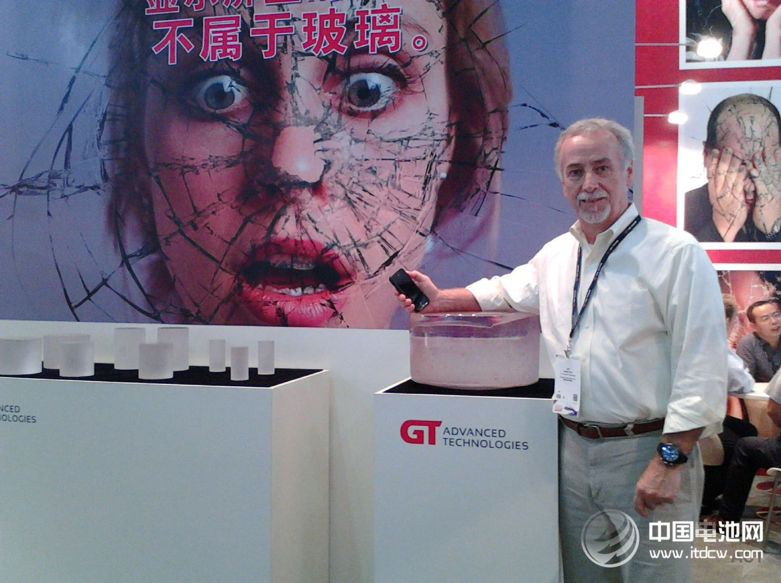 iPhone 6将在蓝宝石屏幕中整合太阳能电池