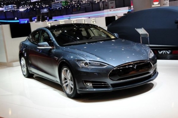 特斯拉引领锂电池狂潮 深挖产业链