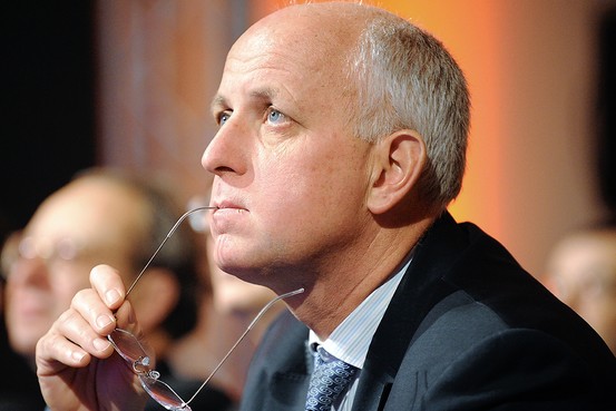 东风11亿美元收购法国标致雪铁龙 占14%股份