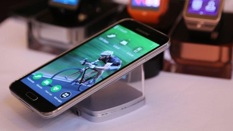 三星GalaxyS5发布 功能繁多或致电池“崩溃” 