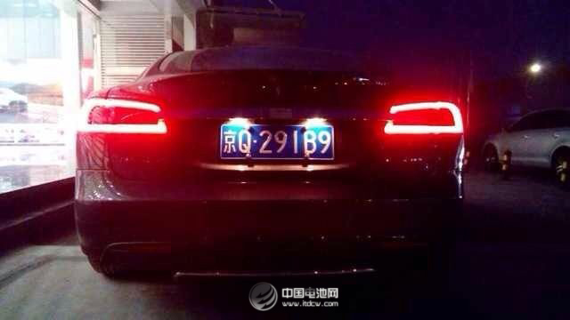 中国第一辆特斯拉在京上牌 车号：京Q-291B9